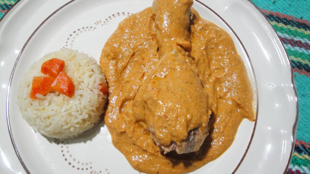 Pipián rojo con pollo