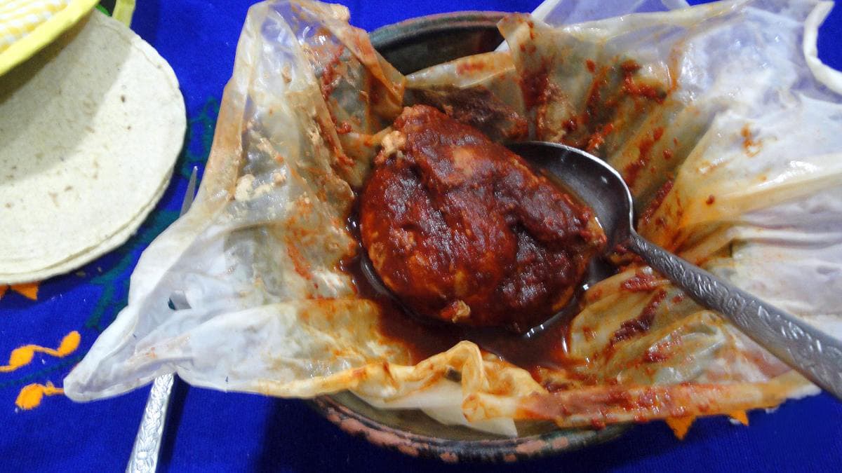 Mixiotes de pollo estilo Puebla